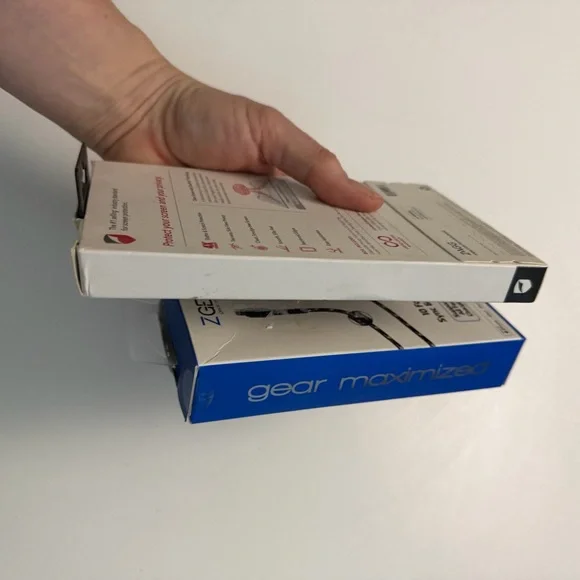 Zagg iPhone Xs/X Glass Privacy Screen Protector & 10ft Braided Charge Cable Lot - Picture 13 of 13